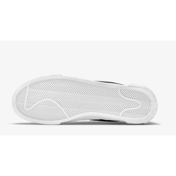 Athletic_Shoes